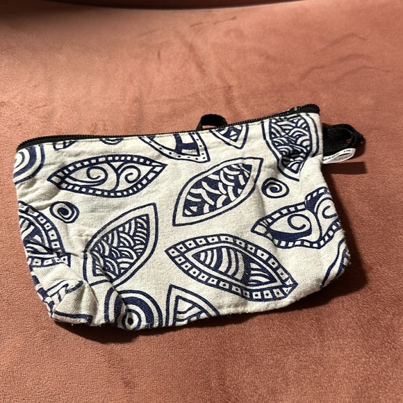 Small zipper pouch from Thailand - Picture 2 of 4